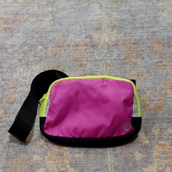 Lululemon Fanny Pack - Picture 1 of 8